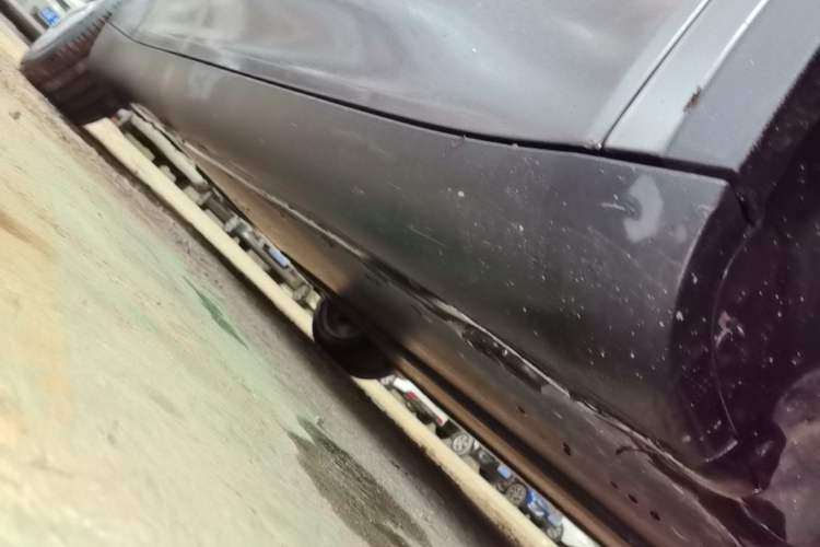 Used Tesla Model Y 2022 Rear-Wheel-Drive Version Right Side Sill