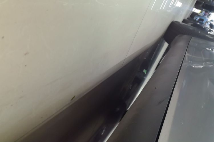 Used Tesla Model Y 2022 Revised Version Rear-Wheel Drive Right Side Sill