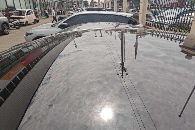 Used Tesla Model Y 2022 Long-Range All-Wheel-Drive Version Roof