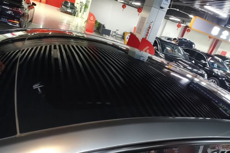 Used Tesla Model Y 2022 Rear-Wheel-Drive Version Roof