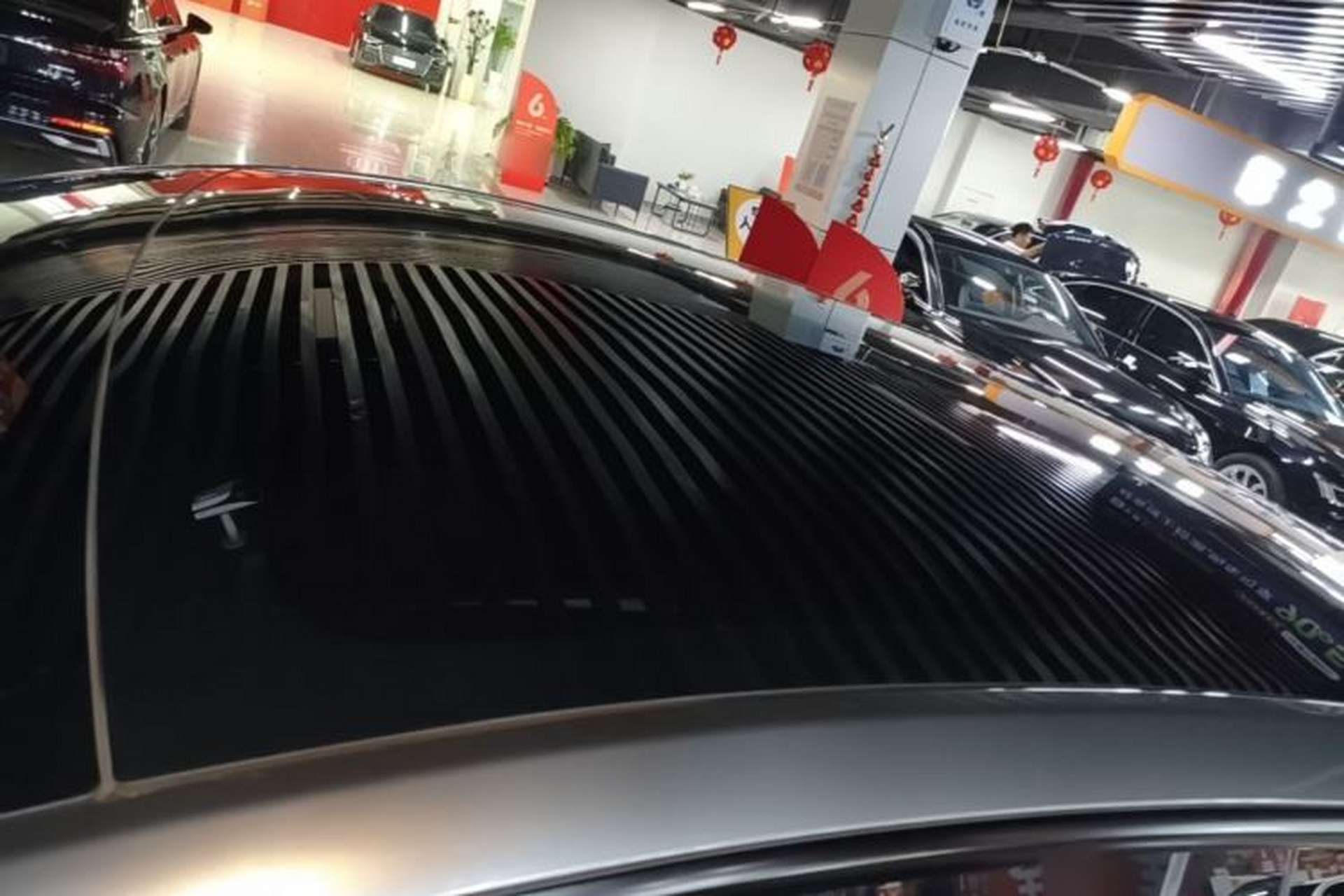 Used Tesla Model Y 2022 Rear-Wheel-Drive Version Roof