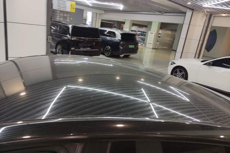 Used Tesla Model Y 2022 Rear-Wheel-Drive Version Roof