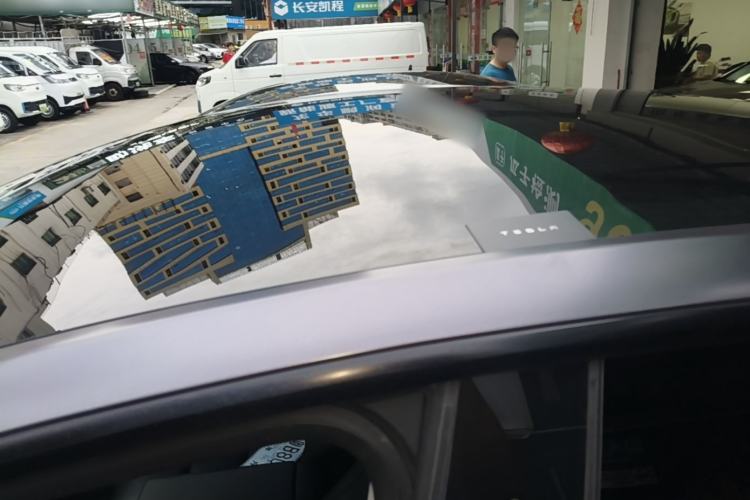 Used Tesla Model Y 2022 Rear-Wheel-Drive Version Roof