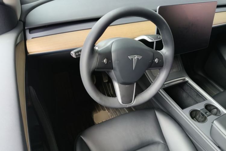 Used Tesla Model Y 2022 Rear-Wheel-Drive Version Steering Wheel