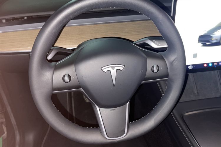 Used Tesla Model Y 2022 Revised Version Rear-Wheel Drive Steering Wheel