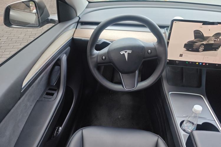 Used Tesla Model Y 2022 Revised Version Rear-Wheel Drive Steering Wheel