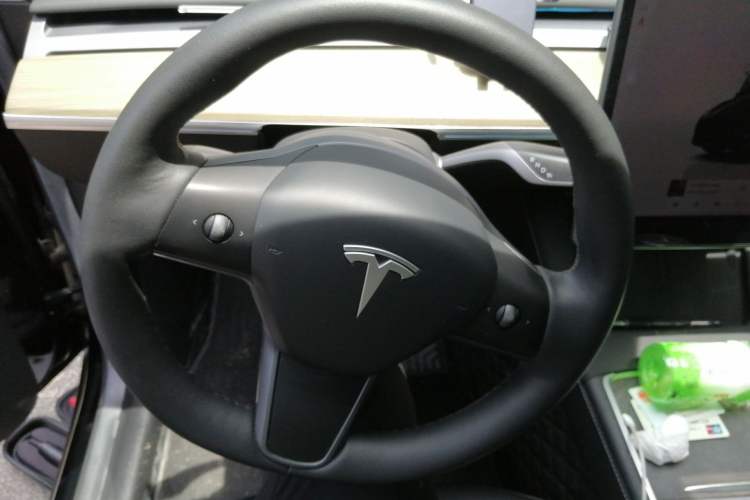 Used Tesla Model Y 2022 Rear-Wheel-Drive Version Steering Wheel