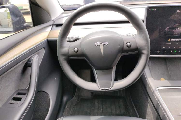 Used Tesla Model Y 2022 Revised Version Rear-Wheel Drive Steering Wheel