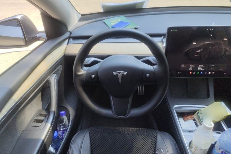Used Tesla Model Y 2022 Performance High-Performance All-Wheel-Drive Version Steering Wheel