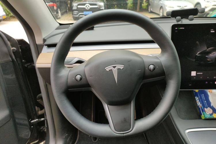 Used Tesla Model Y 2022 Rear-Wheel-Drive Version Steering Wheel
