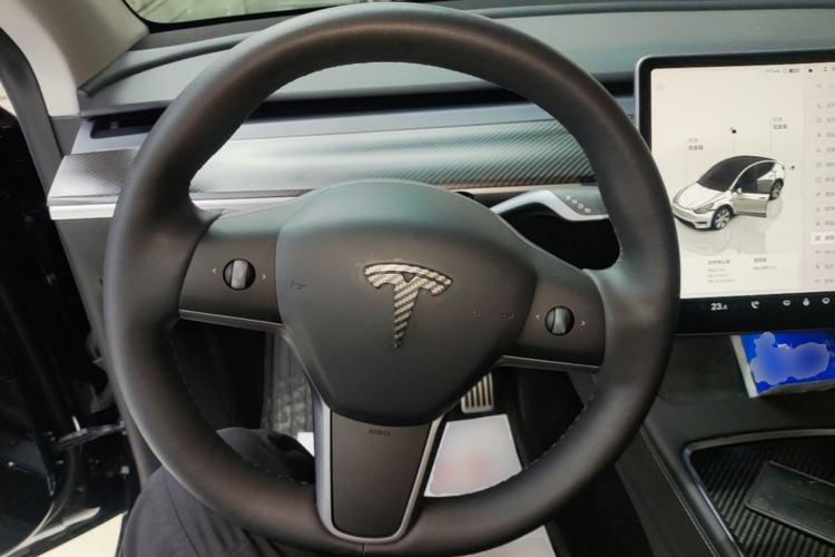 Used Tesla Model Y 2022 Long-Range All-Wheel-Drive Version Steering Wheel