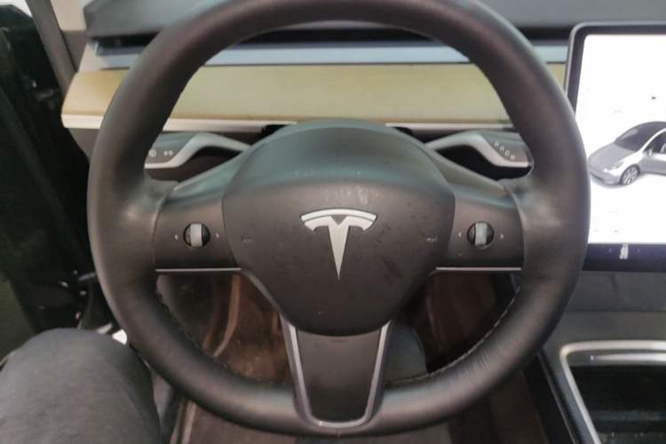 Used Tesla Model Y 2022 Rear-Wheel-Drive Version Steering Wheel