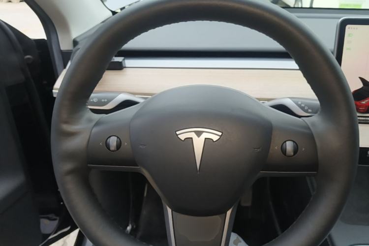 Used Tesla Model Y 2022 Rear-Wheel-Drive Version Steering Wheel