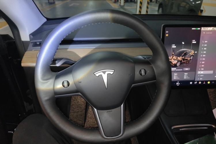 Used Tesla Model Y 2022 Rear-Wheel-Drive Version Steering Wheel