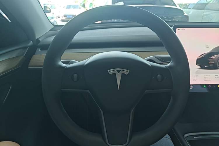 Used Tesla Model Y 2022 Rear-Wheel-Drive Version Steering Wheel