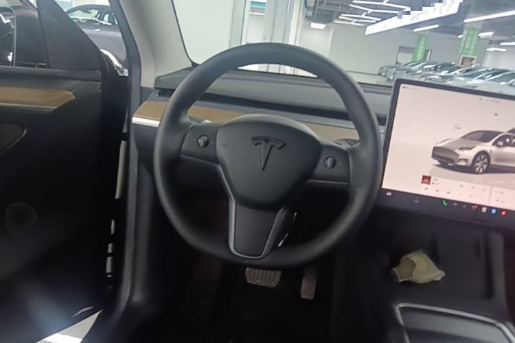 Used Tesla Model Y 2022 Rear-Wheel-Drive Version Steering Wheel