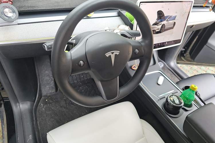 Used Tesla Model Y 2022 Revised Version Rear-Wheel Drive Steering Wheel