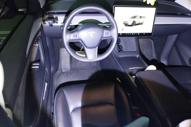 Used Tesla Model Y 2022 Revised Version Rear-Wheel Drive Steering Wheel