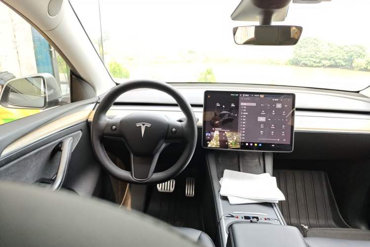 Used Tesla Model Y 2022 Performance High-Performance All-Wheel-Drive Version Steering Wheel