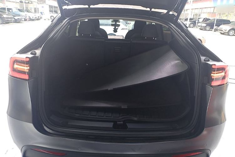 Used Tesla Model Y 2022 Rear-Wheel-Drive Version Trunk