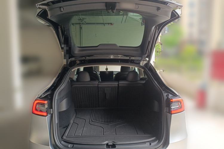 Used Tesla Model Y 2022 Rear-Wheel-Drive Version Trunk