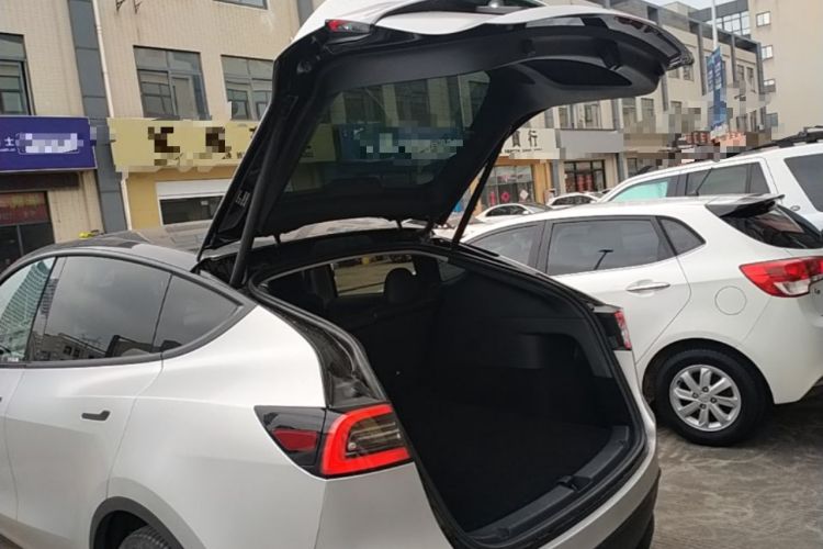 Used Tesla Model Y 2022 Rear-Wheel-Drive Version Trunk