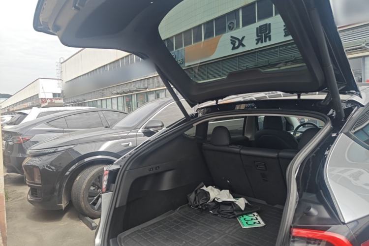 Used Tesla Model Y 2022 Long-Range All-Wheel-Drive Version Trunk