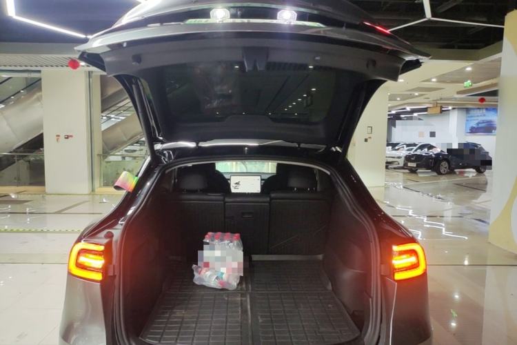 Used Tesla Model Y 2022 Long-Range All-Wheel-Drive Version Trunk