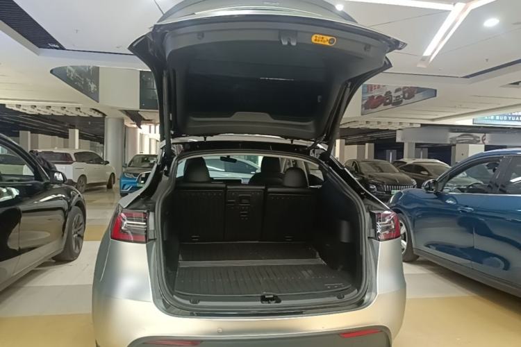 Used Tesla Model Y 2022 Rear-Wheel-Drive Version Trunk