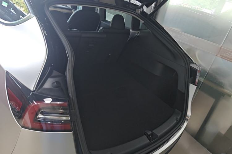 Used Tesla Model Y 2022 Rear-Wheel-Drive Version Trunk
