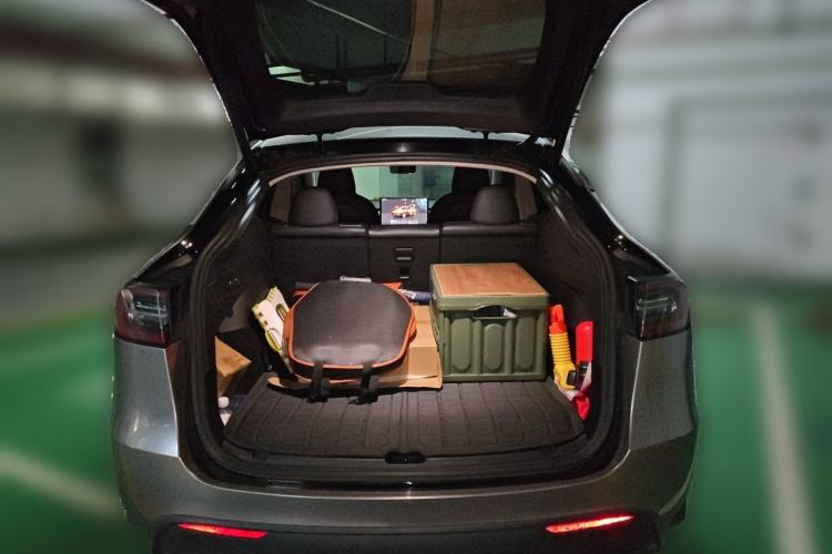 Used Tesla Model Y 2022 Rear-Wheel-Drive Version Trunk