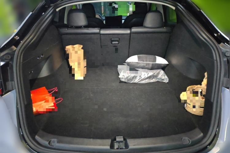Used Tesla Model Y 2022 Rear-Wheel-Drive Version Trunk