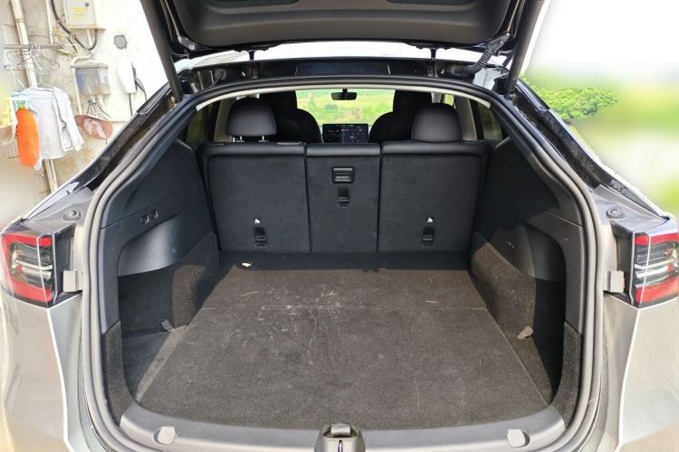 Used Tesla Model Y 2022 Performance High-Performance All-Wheel-Drive Version Trunk