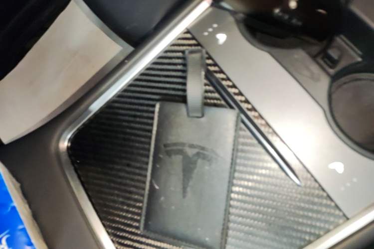 Used Tesla Model Y 2022 Long-Range All-Wheel-Drive Version Vehicle Key