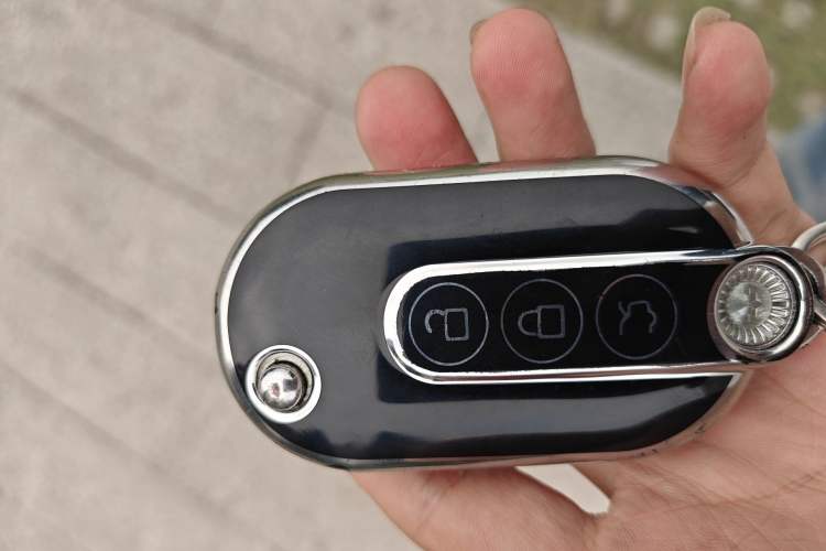 Used Tesla Model Y 2022 Revised Version Rear-Wheel Drive Vehicle Key