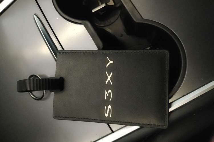 Used Tesla Model Y 2022 Revised Version Rear-Wheel Drive Vehicle Key