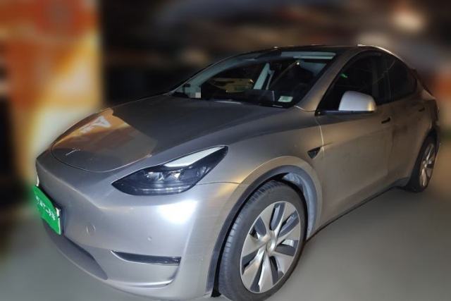 Used Tesla Model Y 2022 Long-Range All-Wheel-Drive Version