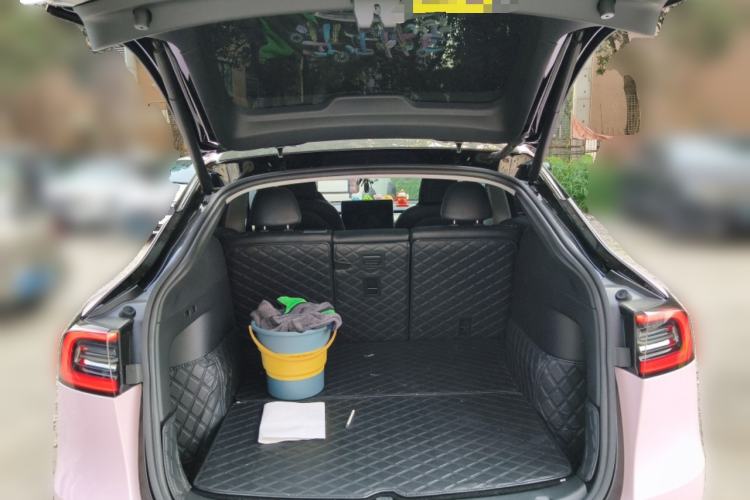 Used Tesla Model Y 2022 Rear-Wheel-Drive Version Trunk