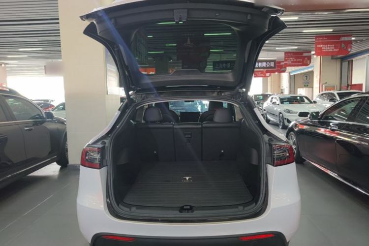 Used Tesla Model Y 2022 Rear-Wheel-Drive Version Trunk
