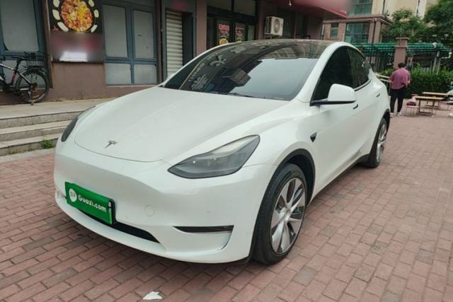 Used Tesla Model Y 2022 Long-Range All-Wheel-Drive Version
