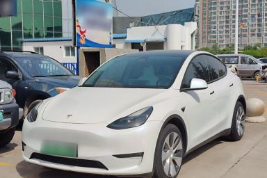 Used Tesla Model Y 2022 Long-Range All-Wheel-Drive Version