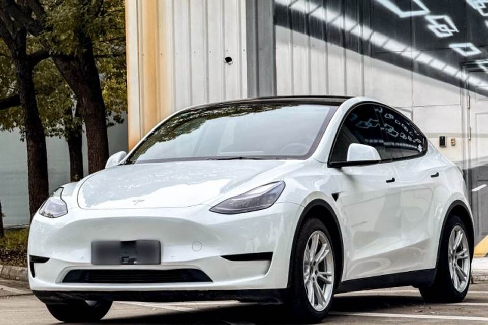Tesla Model Y 2022