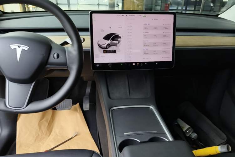 Used Tesla Model Y 2022 Revised Version Rear-Wheel Drive Audio And AC Panel