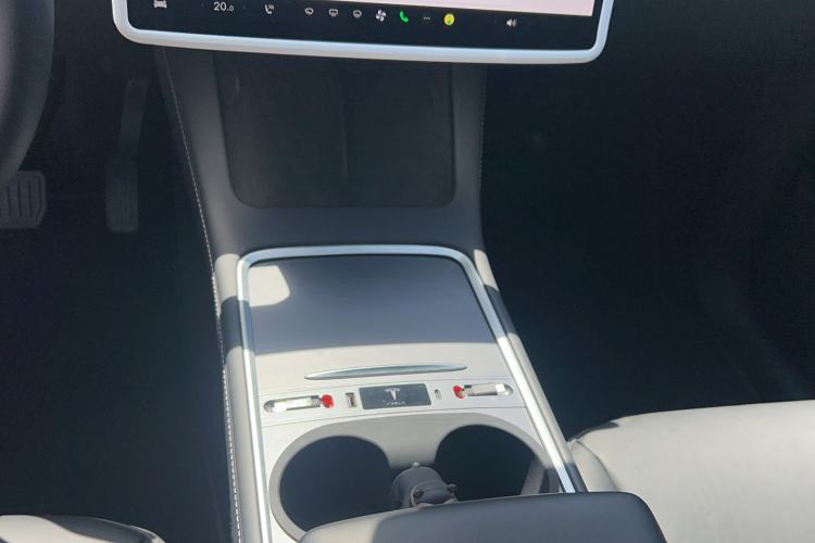 Used Tesla Model Y 2022 Revised Version Rear-Wheel Drive Audio And AC Panel