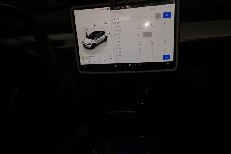 Used Tesla Model Y 2022 Long-Range All-Wheel-Drive Version Audio And AC Panel