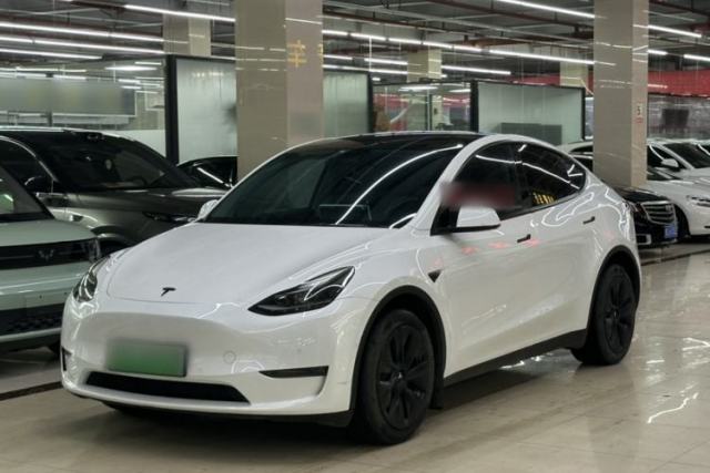 Used Tesla Model Y 2022 Long-Range All-Wheel-Drive Version