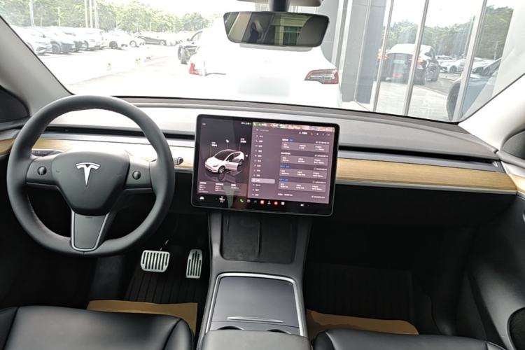 Used Tesla Model Y 2022 Revised Version Rear-Wheel Drive Center Console