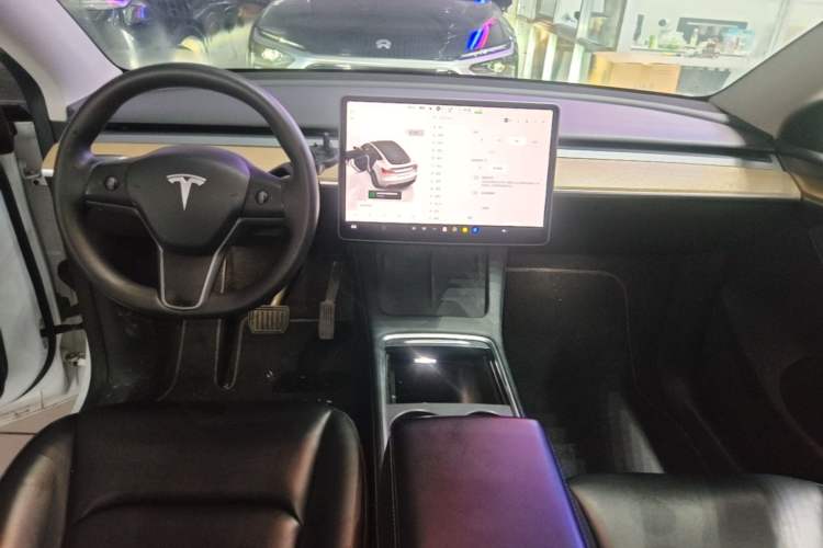 Used Tesla Model Y 2022 Rear-Wheel-Drive Version Center Console
