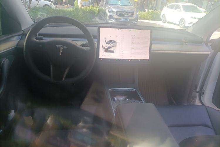 Used Tesla Model Y 2022 Revised Version Rear-Wheel Drive Center Console