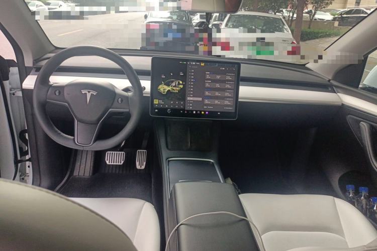 Used Tesla Model Y 2022 Revised Version Long-Range All-Wheel Drive Center Console